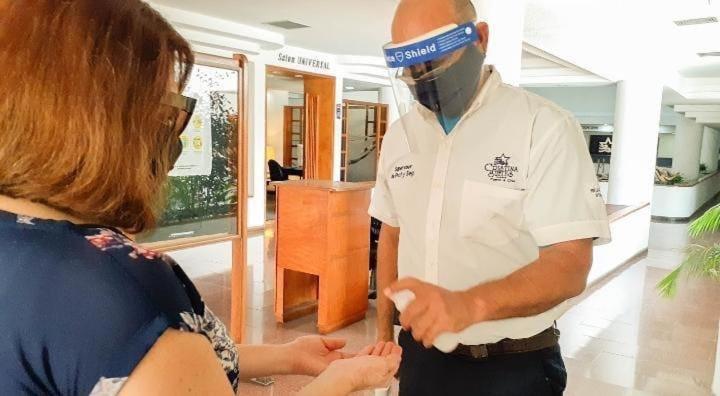 Hotel Cristina Suites Puerto La Cruz Ngoại thất bức ảnh