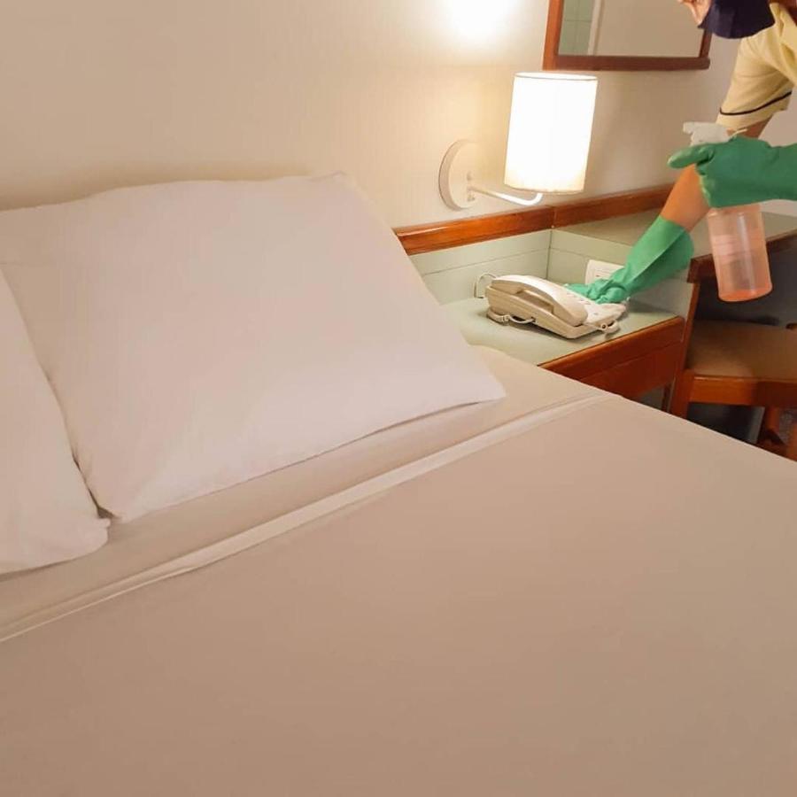 Hotel Cristina Suites Puerto La Cruz Ngoại thất bức ảnh