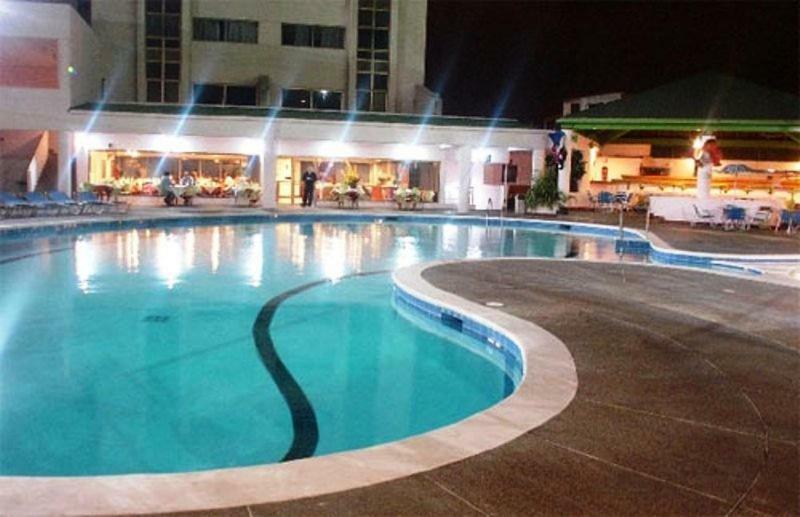 Hotel Cristina Suites Puerto La Cruz Ngoại thất bức ảnh
