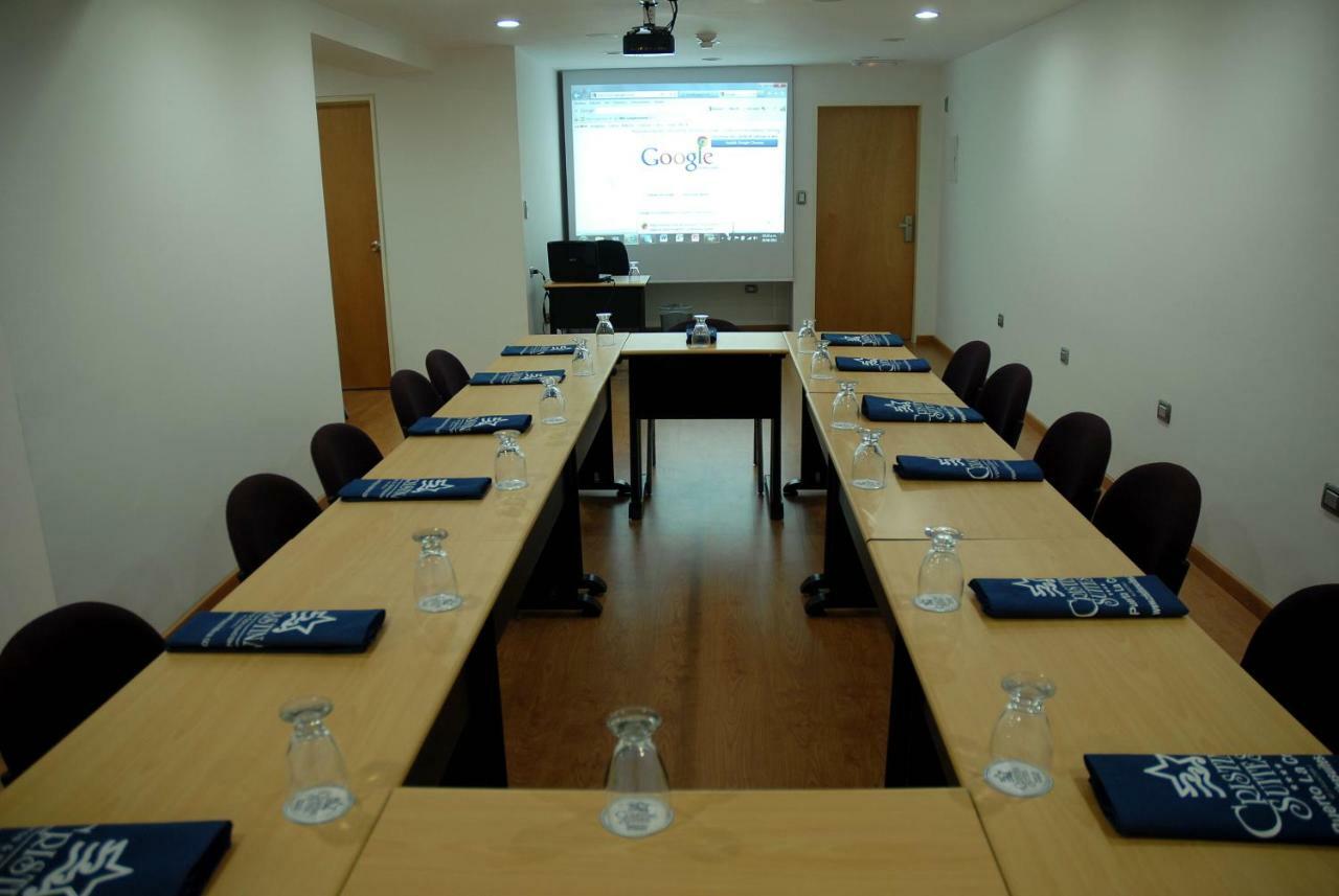 Hotel Cristina Suites Puerto La Cruz Ngoại thất bức ảnh